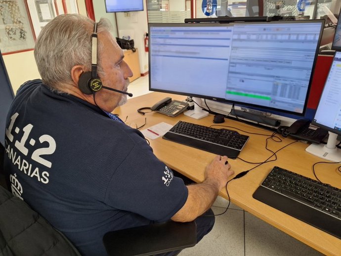 Archivo - Sala operativa del 112 Canarias