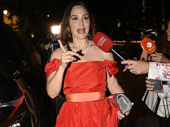 Tamara Falcó sale del Teatro Real donde ha asistido a la gala de entrega de los los ELLE Style Awards