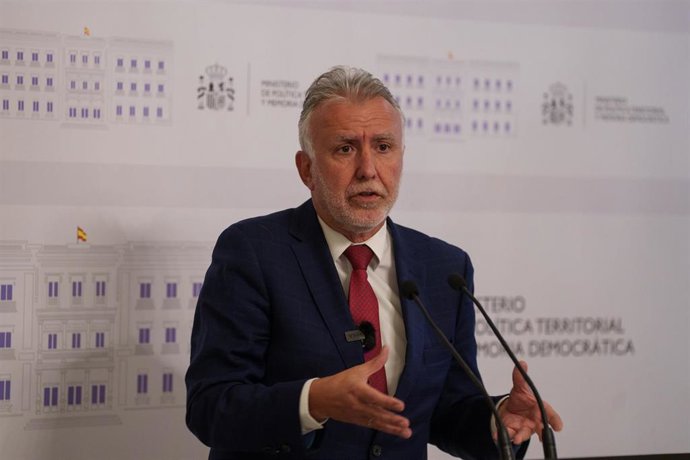 El ministro de Política Territorial y Memoria Democrática, Ángel Víctor Torres