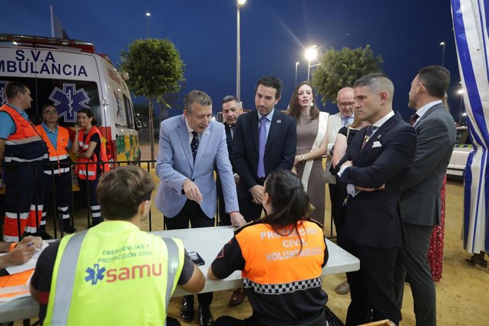 El alcalde de La Rinconada, Javier Fernández, en la inauguración de la Feria.