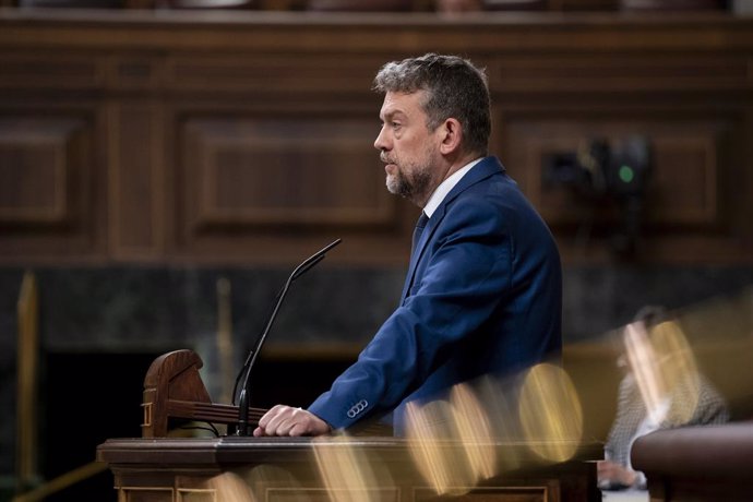 El diputado de ERC Francesc-Marc Álvaro, interviene durante una sesión plenaria en el Congreso de los Diputados, a 6 de mayo de 2025, en Madrid (España). Tras el apagón del pasado 28 de abril, el PP lleva hoy al Pleno del Congreso una proposición no de le