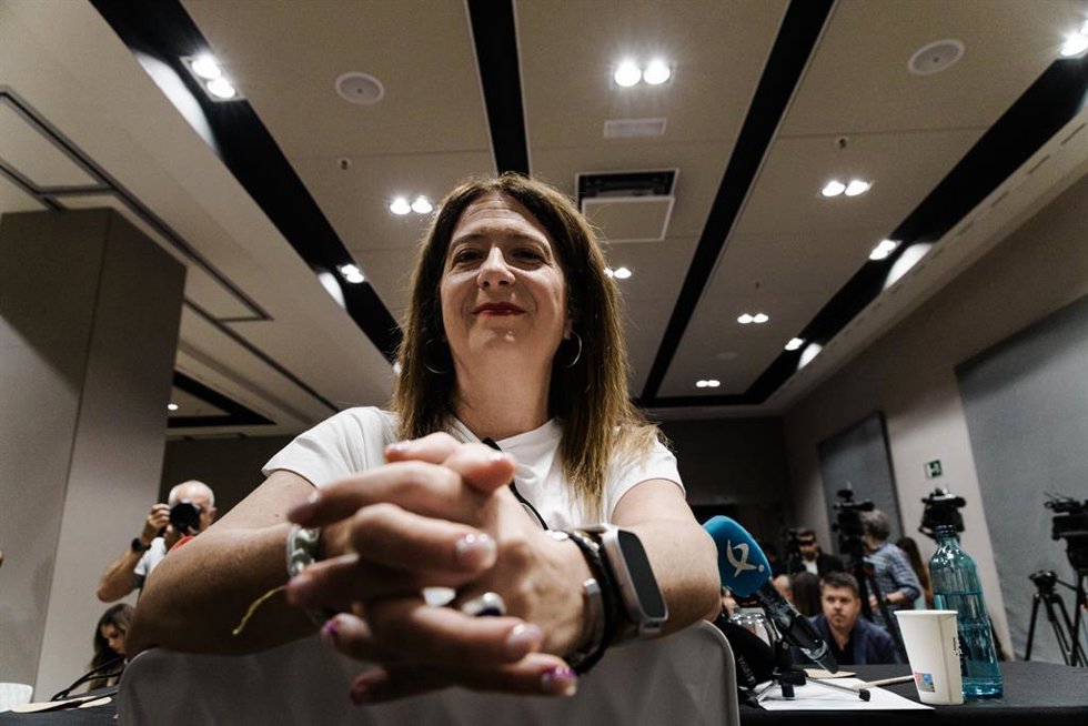 La exmilitante socialista Leire Díez durante una rueda de prensa, en el Hotel Novotel, a 4 de junio de 2025, en Madrid (España). Leire Díaz que aparece en diversos audios haciendo gestiones contra mandos de la Unidad Central Operativa (UCO) de la Guardi