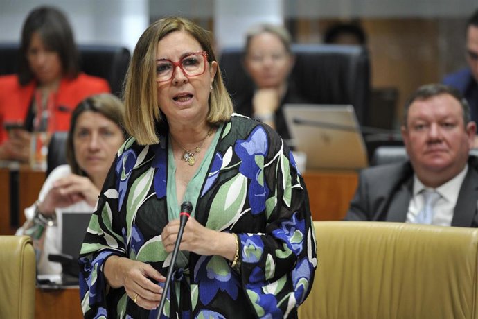 La consejera de Agricultura, Ganadería y Desarrollo Sostenible, Mercedes Morán, interviene en la Asamblea de Extremadura