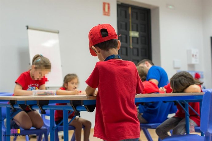 Menores participantes en los campamentos de verano para menores de 12 años.
