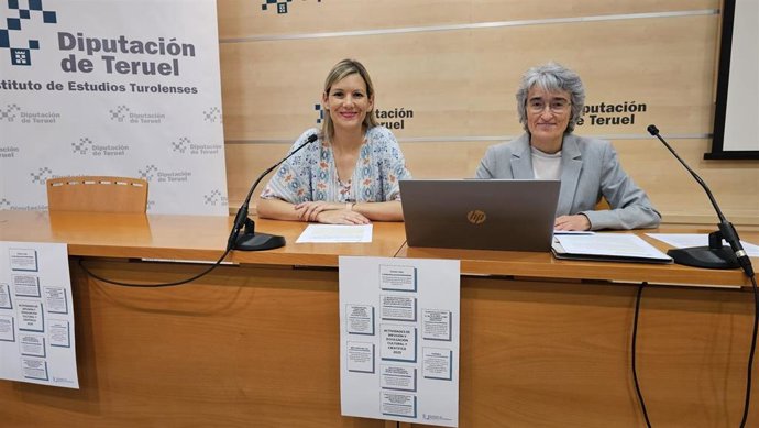 La diputada delegada del IET, Beatriz Martín, y la directora del IET, Inmaculada Plaza.