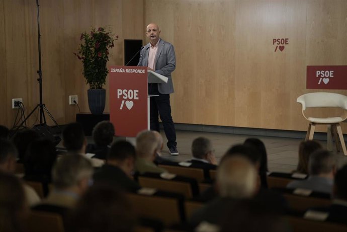 El secretario de Organización del PSOE de Andalucía y alcalde de Dos Hermanas (Sevilla), Francisco Rodríguez, este jueves en la inauguración de unas jornadas medioambientales organizadas por la Comisión Ejecutiva Federal.