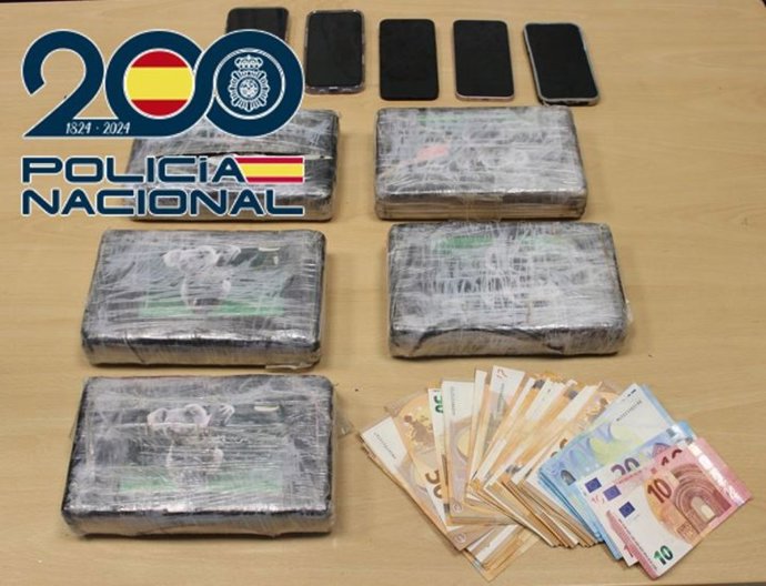 Cocaína y dinero intervenidos por la Policía Nacional