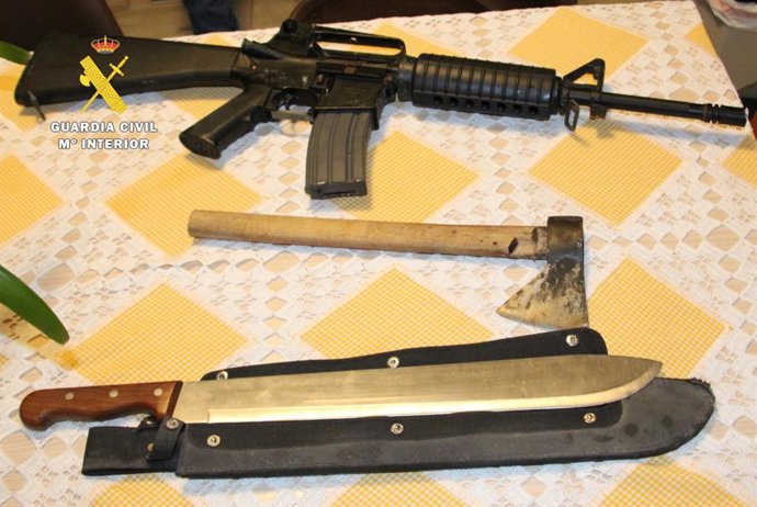 Armas incautadas en la operación.