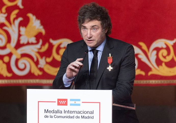 Archivo - El presidente de la República Argentina, Javier Milei, interviene en la Real Casa de Correos, a 21 de junio de 2024, en Madrid (España). Ayuso concede hoy a Milei la Medalla Internacional de la Comunidad de Madrid.