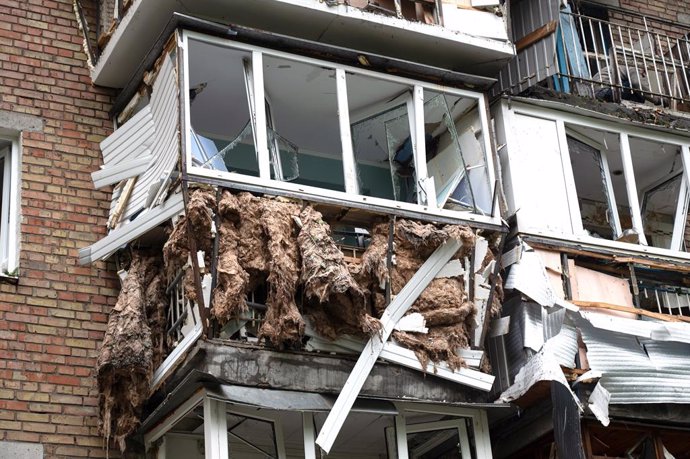 24 May 2025, Ukraine, Kiev: A view of balcony damaged by the overnight Russian missile and drone attack on Kiev. Photo: -/ukrin/dpa