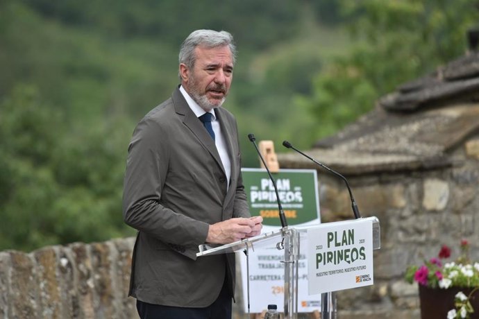 El presidente del Gobierno de Aragón, Jorge Azcón, ha presentado en Boltañá las líneas maestras del Plan Pirineos en la Comarca del Sobrarbe.