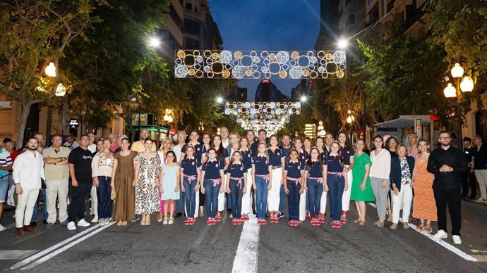 Casi 700.000 luces led anuncian la llegada de las Hogueras de Alicante de 2025