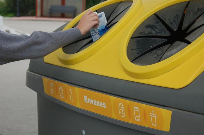 La Mancomunidad Occidental adjudica a Urbaser la recogida selectiva de envases y papel-cartón