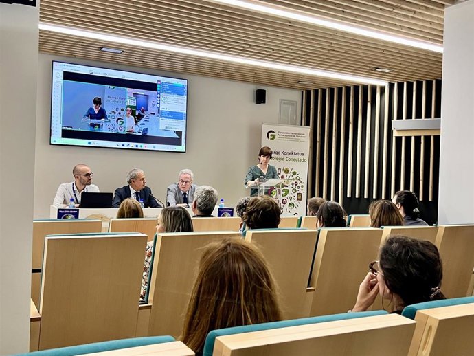 Imagen de la Jornada de Farmacias celebrada en el Colegio de Farmacéuticos de Gipuzkoa.