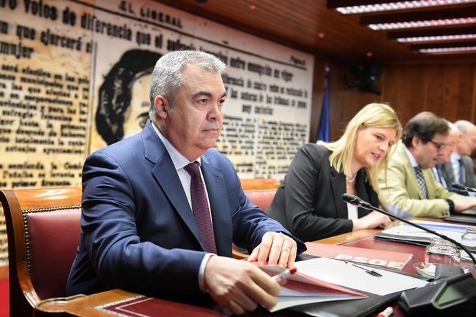 Archivo - El secretario de Organización del PSOE, Santos Cerdán, durante la comisión de investigación sobre el 'caso Koldo', en el Senado, a 30 de abril de 2024, en Madrid (España).