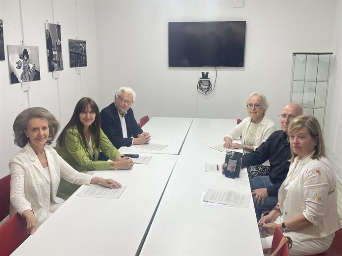 Los exconsellers de Cultura Mariangela Vilallonga, Laura Borràs, Ferran Mascarell, Caterina Mieras, Joan Manuel Tresserras y Àngels Ponsa