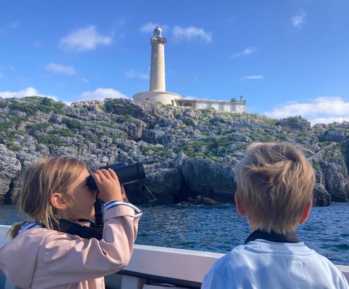 Camargo ofrece 16 rutas en barco por la bahía de Santander este verano