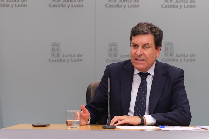 El consejero de Economía y Hacienda y portavoz de la Junta de Castilla y León, Carlos Fernández Carriedo, en la rueda de prensa posterior al Consejo de Gobierno del 28 de mayo.