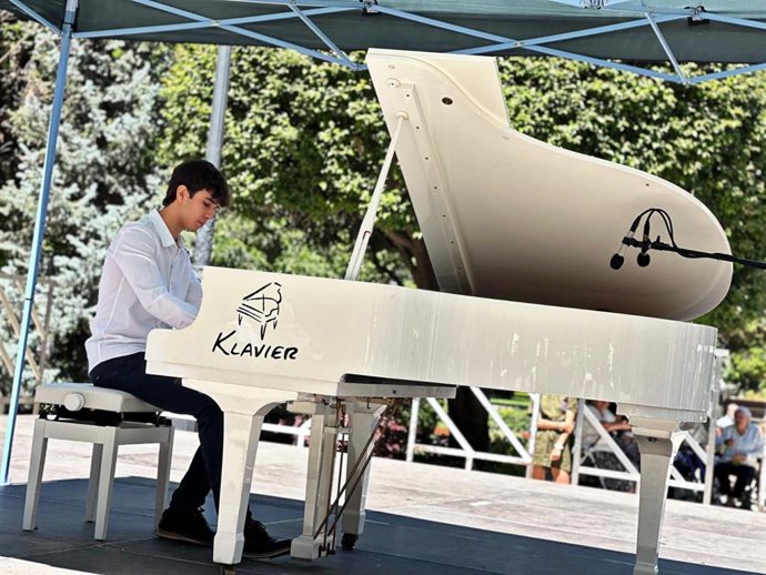 Actuación musical en las calles de Albacete.