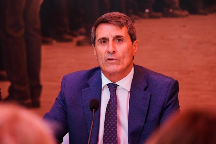 El delegado del Gobierno en Andalucía, Pedro Fernández, este jueves en Almonte (Huelva).