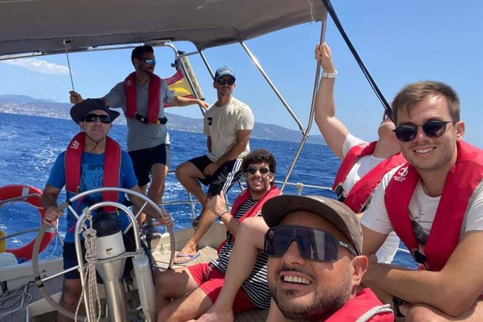 Cómo elegir una escuela náutica fiable y descubrir un mundo nuevo con el título PER