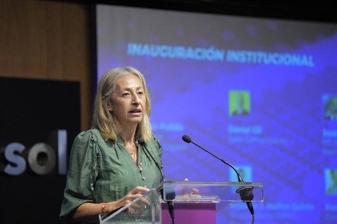 La consejera de Salud y Consumo , Rocío Hernández, en la inauguración institucional de 'Prosodia 2025'. A 05 de junio de 2025, en Sevilla (Andalucía, España).Inauguración institucional de 'Prosodia 2025', encuentro de profesionales del podcast en español.
