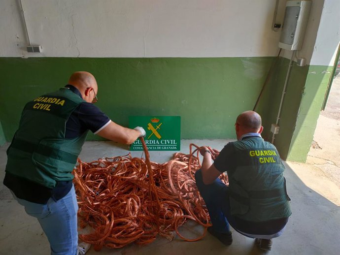 Archivo - Imagen de archivo de cable robado recuperado en una operación de la Guardia Civil