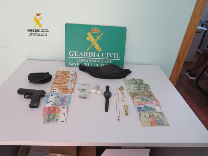 Suc.- Detenidos en Candelaria (Tenerife) por dos delitos de robo en vivienda y otro contra la salud pública