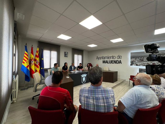 El presidente de la DPZ, Juan Antonio Sánchez Quero, se reúne con afectados por las tormentas en el partido judicial de Calatayud.