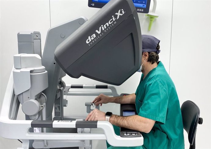 Archivo - Alberto Pérez-Lanzac, jefe del Servicio de Urología del Hospital Universitario Vithas Madrid Arturo Soria y Vithas Internacional