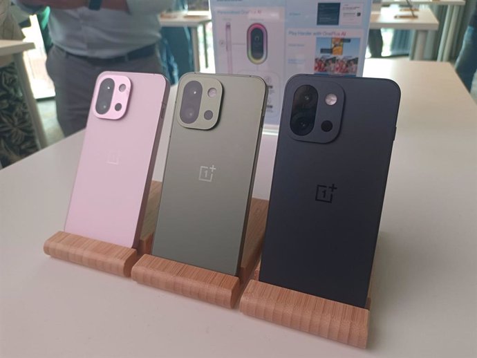 Los colores en los que estará disponible el nuevo OnePlus 13s.