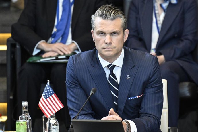 Secretario de Defensa de Estados Unidos, Pete Hegseth, en la reunión de ministros de Defensa de la OTAN en Bruselas.