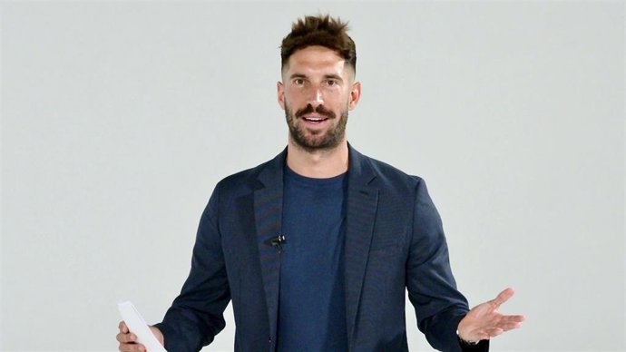 RTVE prepara 'Trivial Pursuit', la adaptación en tira diaria del formato internacional, basado en el icónico juego de mesa y que conducirá el presentador vasco Egoitz Txurruka, 'Txurru'.