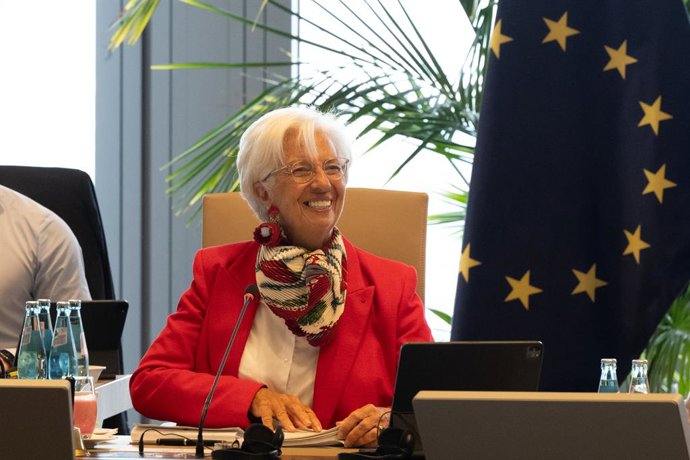 Archivo - Christine Lagarde is entering the Governing Council Meeting at the ECB in Frankfurt, 06 June 2025