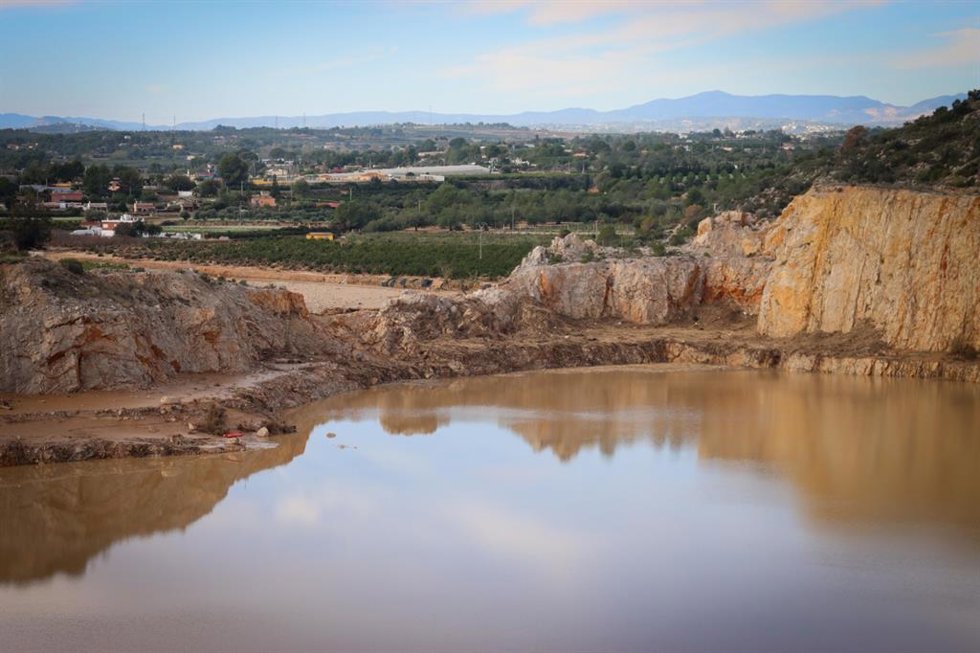 El Consell de Participació del Paratge Natural Municipal de la Serra Perenxisa de Torrent propone convertir la cantera en un embalse de barranc de l'Horteta para futuras riadas