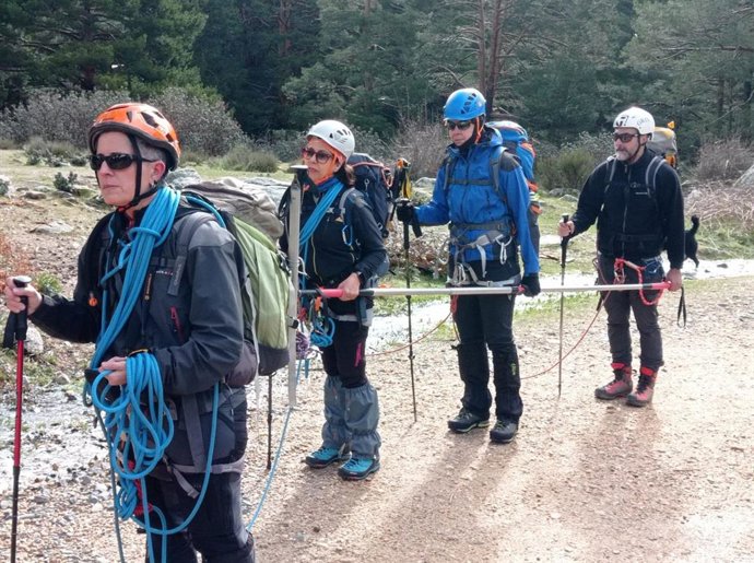 Un entrenamiento de la expedición al Pico Julio Verne del  V Curso Superior de Montañismo para Ciegos y Adaptado de Proyecto EIDÓS (
