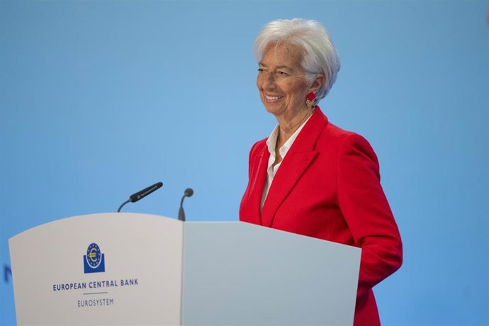 La presidenta del Banco Central Europeo, Christine Lagarde, durante una rueda de prensa tras una reunión, a 5 de junio de 2025, en Frankfurt (Alemania). El Consejo de Gobierno del Banco Central Europeo (BCE) ha decidido este jueves rebajar en 25 puntos bá