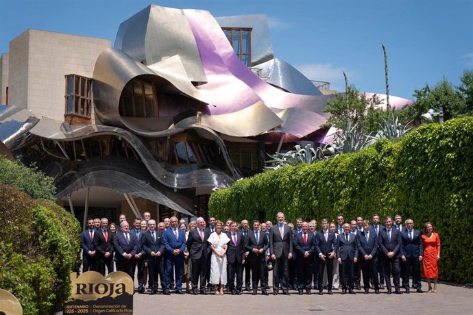 Elciego (Álava) ha acogido este jueves un acto organizado con motivo del centenario de la Denominación de Origen Calificada Rioja