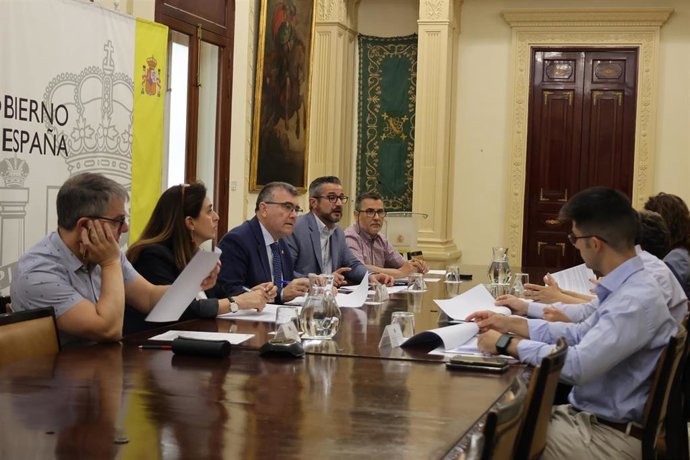 El subdelegado del Gobierno en Granada, José Antonio Montilla, ha presidido la reunión de una comisión de la plataforma Aura para la tramitación de subvenciones de catástrofes naturales
