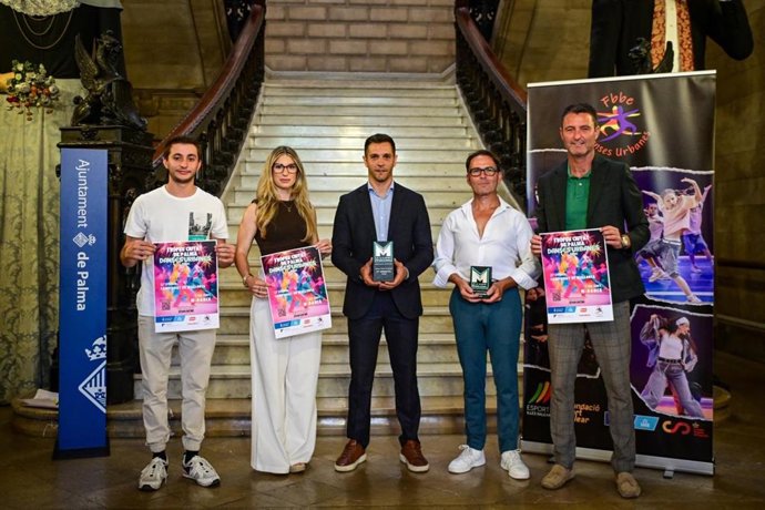 Palma acoge la primera edición del Trofeo Ciutat de Palma de Danzas Urbanas M-Dance con más de 700 participantes.