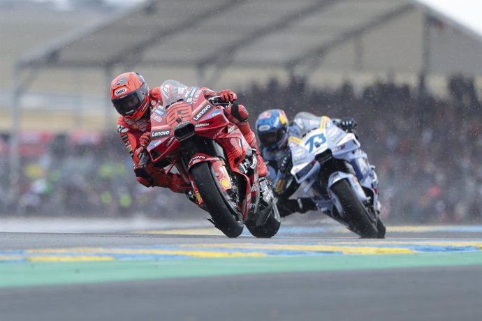 Marc Marquez of Spain and Ducati Lenovo Team, Alex Marquez of Spain and BK8 Gresini Racing MotoGP during the 2025 MotoGP Michelin Grand Prix de France on May 11, 2025 at the Circuit Bugatti in Le Mans, France - Photo Jean Catuffe / DPPI