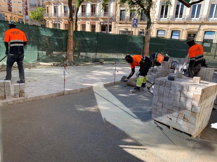 Obras de remodelación del Paseo de Almería.