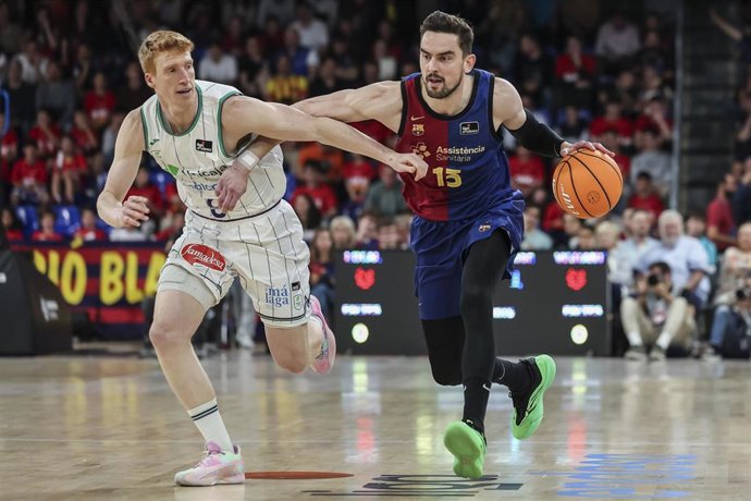 Archivo - Tomas Satoransky y Alberto Díaz durante un Barça-Unicaja