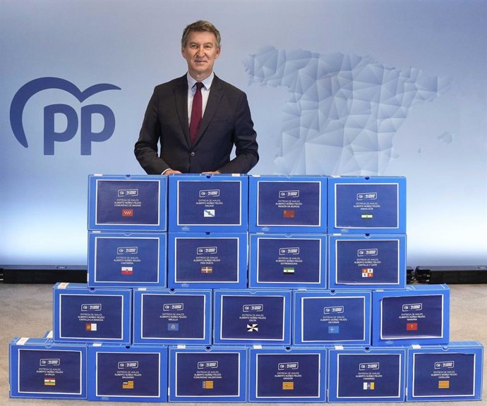 Fotos Pte Pp Alberto Núñez Feijóo Apresentação de endossos