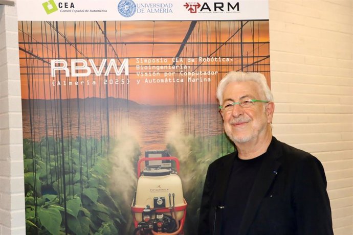 El director del Laboratorio de Robótica de la Universidad de Stanford, Oussama Khatib.