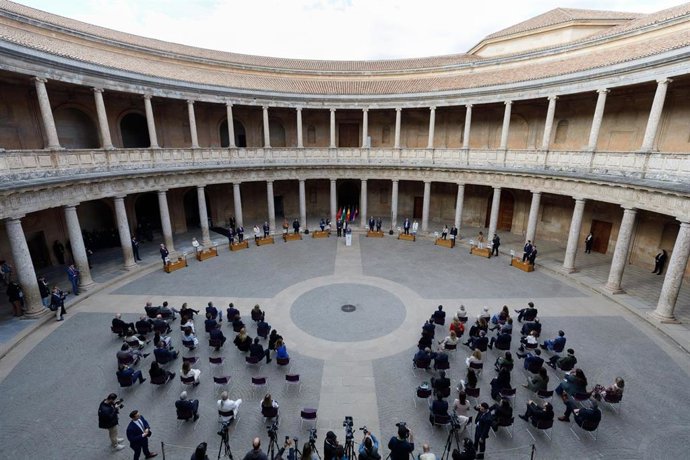 Archivo - Vista general del Palacio de Carlos V en la Alhambra en imagen de archivo