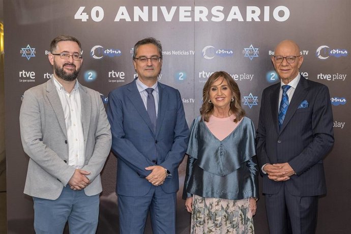 Esteban Lozano, Alfonso Morales, Coty Aserín y Bouziane Ahmed Khodja, en un acto por los 40 años de la programación no católica de TVE.