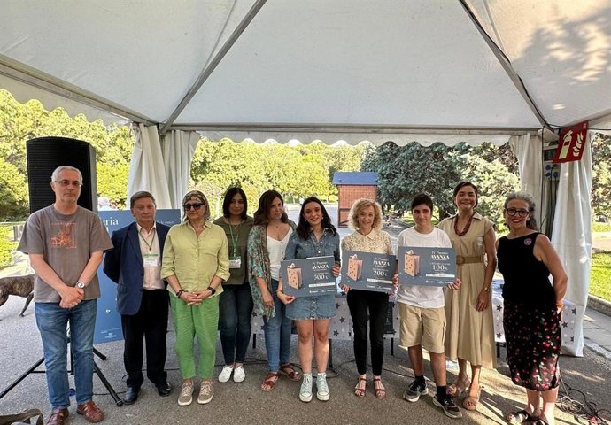 'Cambio De Línea', De Julia Bellido, Gana El IV Premio Avanza De Microrrelatos 'Historias De Autobús'