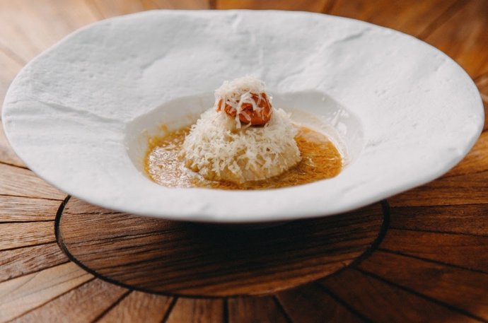 Godai, la alta cocina japo-menorquina de Julián Mármol que sabe a mar, fuego y alma isleña