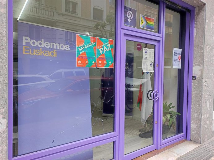 Ataque a la sede de Podemos Euskadi en San Sebastián